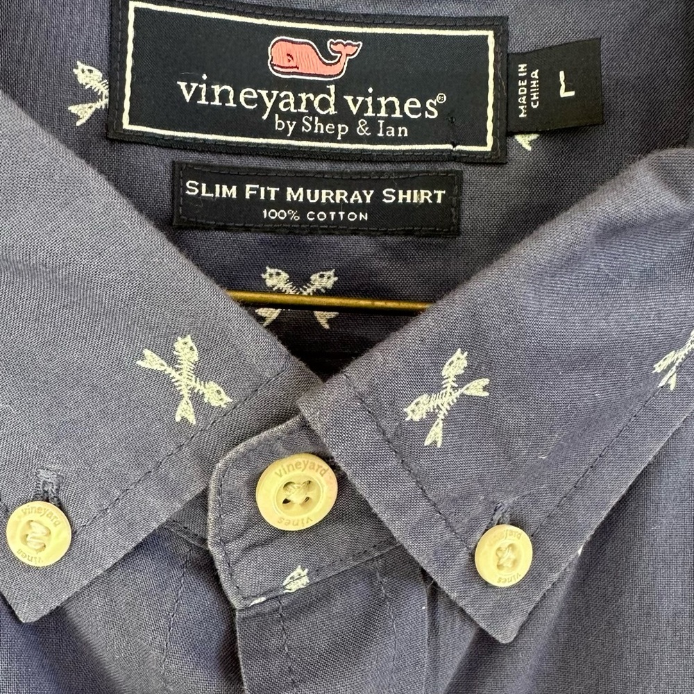 Vineyard Vines Navy Blue Shirt with White Pattern - Picture 4 of 4